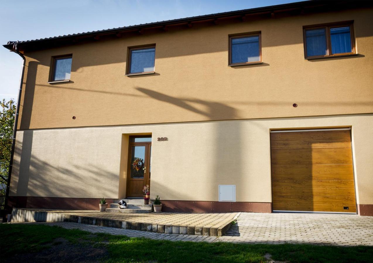 Apartmany U Kotacku Veverske Kninice Buitenkant foto